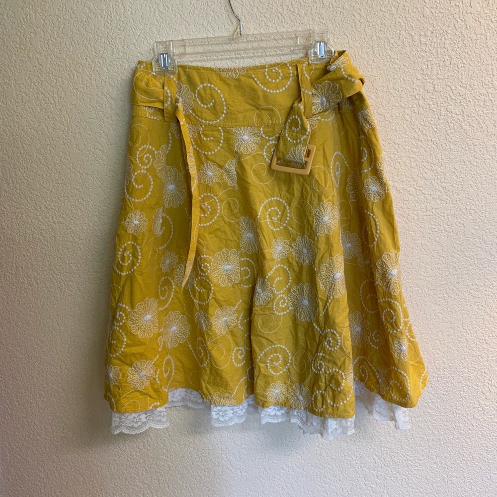 Beautiful yellow skirt